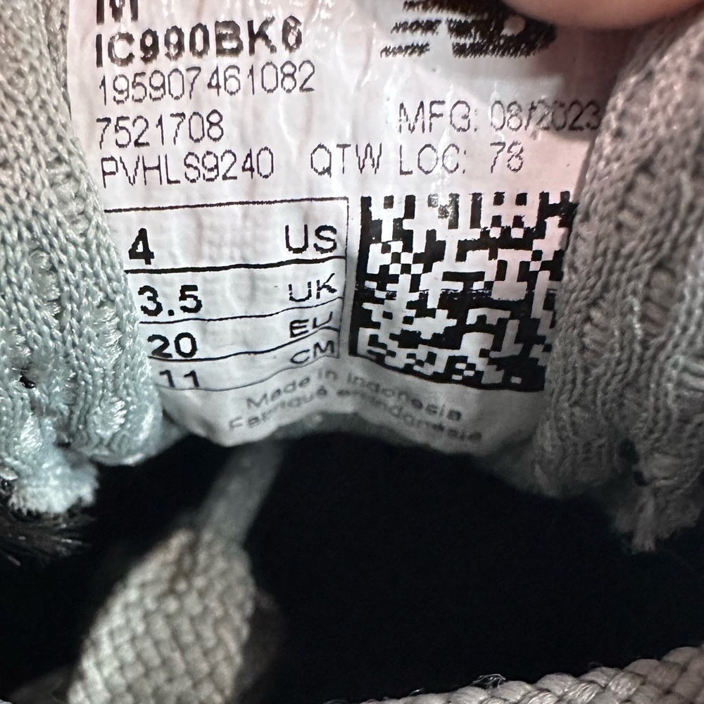 New Balance 990 Kids' Black and Gray Sneakers - Picture 3 of 6